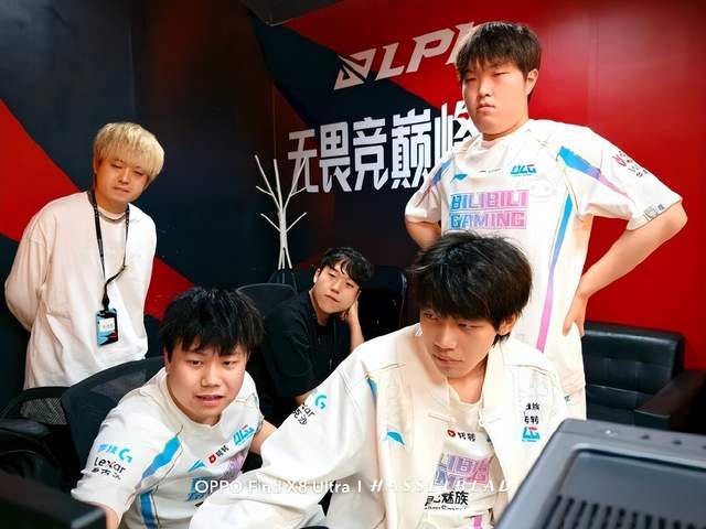 奏刷新格局